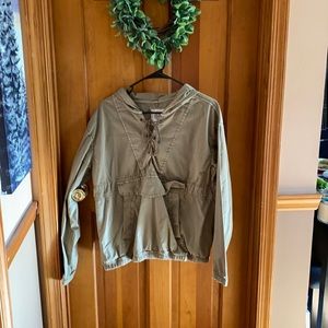 Hooded green/tan pullover